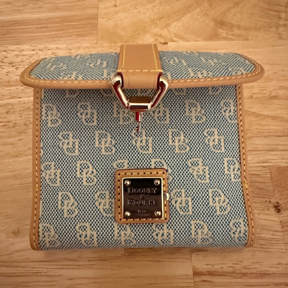 Dooney & Bourke Blue and Tan Signature Wallet - Picture 8 of 11